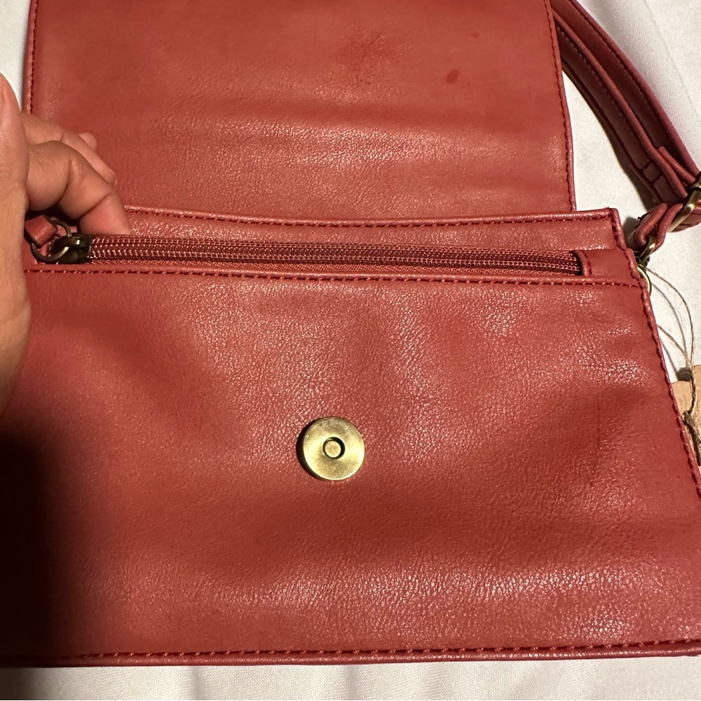 Relic by Fossil Crossbody Bag in Warm Red - Picture 4 of 16